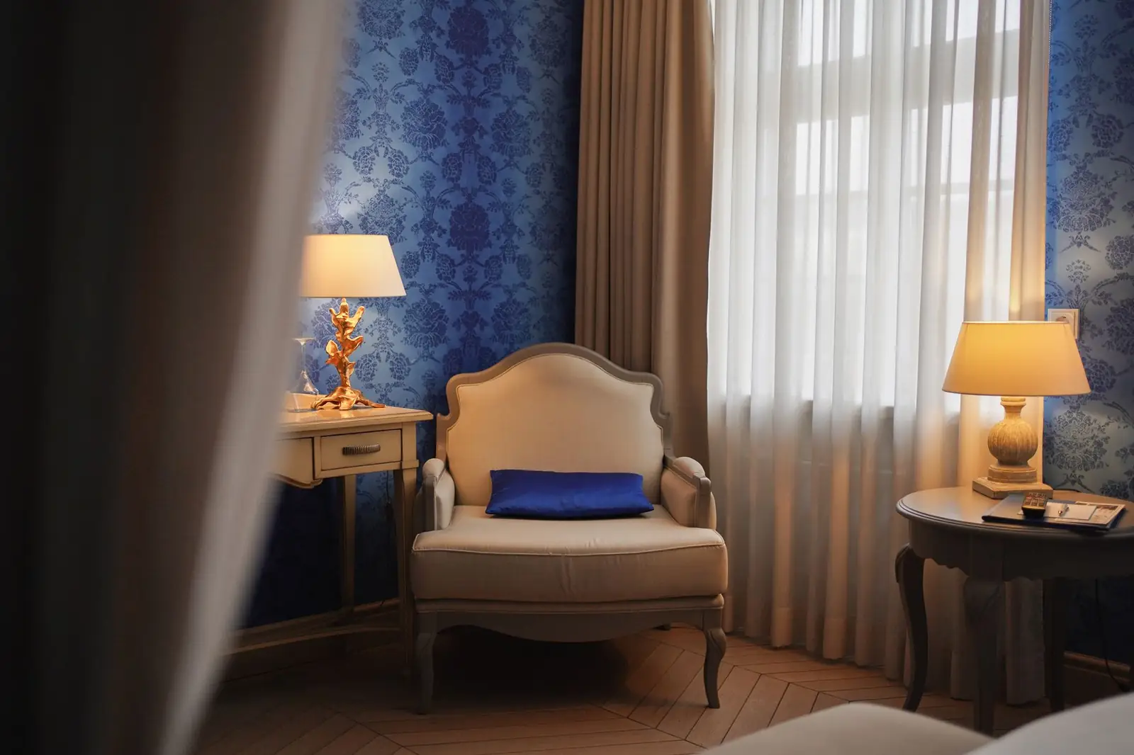 Mirenoroyalresort  interior detail